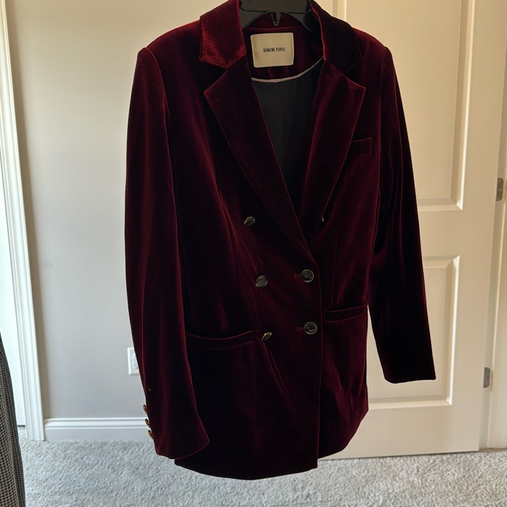 Genuine People burgundy Velvet Blazer